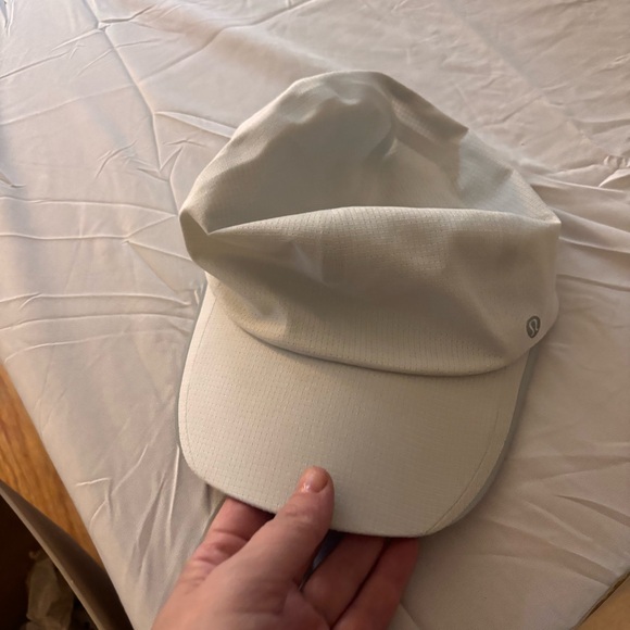 NWOT Lululemon Fast and Free Running Hat - Picture 1 of 4